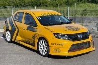 На продаж виставили гоночний Dacia Logan