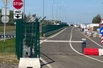 Прикордонники відновлюють пропуск автомобілів через «Краковець»