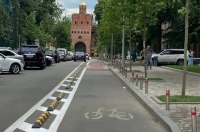 З осені в Україні велодоріжки відділятимуть бордюрами від автопарковок