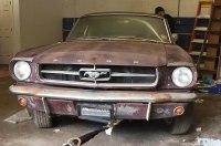 Культові Ford Mustang 30 років простояли в покинутому гаражі