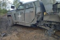 Український бронеавтомобіль «Новатор» витримав підрив на протитанковій міні