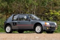 Нестандартний 38-річний Peugeot 205 продають за $250 000