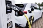 Власники електрокарів менше задоволені їхньою покупкою, ніж власники бензинових авто