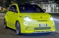 Fiat показав яскравий електричний спорткар для молоді