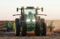 Компанія John Deere отримала дві нагороди CES 2023 за свій автономний трактор