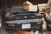 У гаражі знайшли покинутою майже нову 23-річну Mazda RX-7
