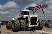 Виробництво тракторів Big Bud відновлюється пісбя багаторічної перерви