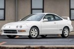 Непримітну бюджетну Acura 90-х років продали за 151 тисячу доларів