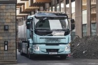Електричні вантажівки Volvo Trucks отримали запас ходу 450 км