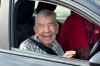 Британець знову сів за кермо у 98 років по програмі «Молодий водій»