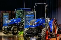 New Holland     T4 F/N