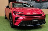 В Японії представили преміальний кросовер Toyota Crown Sport