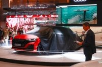 Audi представила 500-сильний кросовер SQ8 2024-го модельного року