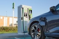 ОККО масштабує сервіс для електрокарів: на основних автошляхах вперше розгорнуто мережу ULTRA FAST chargers