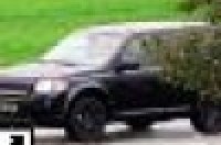 Появились шпионские фото нового Land Rover