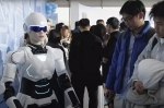 Китайський робот-продавець автомобілів виявився «трішки тупим»