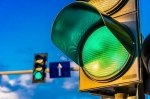 Бензин зі спиртом та смарагдові світлофори: які зміни чекають на водіїв із 1 травня