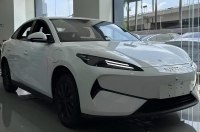    BYD e7    