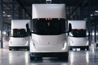 Tesla        Cybercab  Semi