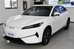 BYD розпочав продажі седана e7 у версії для таксі