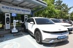 Електромобілі Hyundai тепер заряджаються роботами