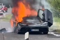  ͳ     Mercedes-Benz