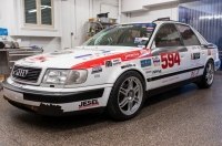На продаж виставили унікальний Audi 100 із парашутом