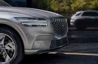 Genesis     GV70
