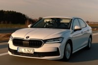  Skoda Superb  2800    
