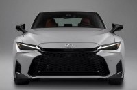 Lexus IS ���������� �� 5000 ������ � ���