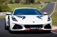 ������������ ������������� Lotus Emira �� �������� Mercedes-AMG