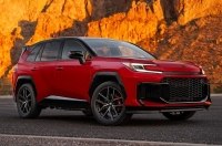 Toyota RAV4 Plug-in Hybrid 2026 �������� ������ � �������� �� �����������