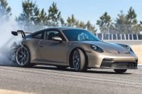 �������� � ������� ��������, �� Porsche ������� ���� �������� 911 GT3, �� ������