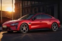 Xiaomi ������� ������������ SU7