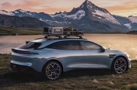 Zeekr ���� �������� ����� 007/007 GT �� �������� ���� 001