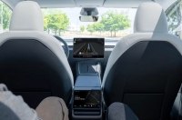 Tesla �������� ���� ������ �������� � �����