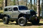 ������ ��������� ������������ Dodge WC-53 Carryall ����������� �� 700-�������� �������