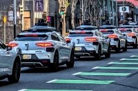 Waymo ������� ����� 4 ������ ��������