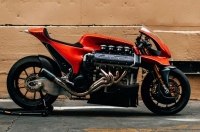 ������ �������� Ferrari � 400-������� V8 ������� �� 500 000 ������