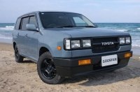 ������ ���������� ��������� Toyota Probox �� ������������ Land Cruiser 60