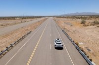 Waymo �������� ������ Apple ��� ������������ ���������� ����