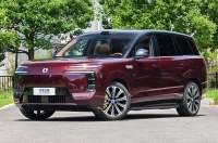 BYD ����������� � ���� �������� �������� Denza N8L Flash Charging Edition