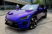 � ���� ���������� Chery Luxeed RX �� ���������� ��������� Ferrari