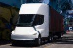 Tesla ������ ������ Semi � ��� �� �� ��������� ��� �� ������