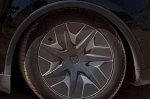 Tesla Model Y L ��������� � �������� �������� �� ������