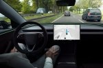 �������� Tesla FSD ������� ����� � �����