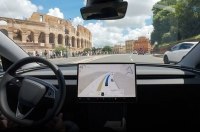 Tesla � ����� ������������� FSD �� �Tesla Assisted Driving�