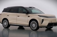BYD ������������ ���� �������� ������������� ��������� Tang EV