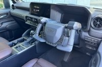 Toyota ������� ������ ����� �� Land Cruiser 250 � ����������������� �������� ���������