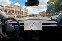 Tesla �������� Assisted Driving � �����: ����� ������ ���������� �� �����